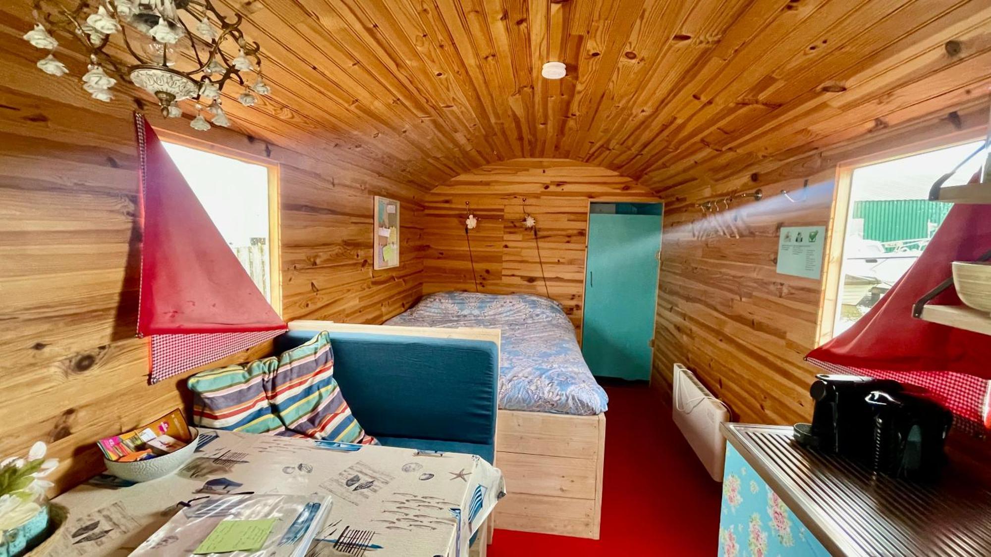 Island Sleeping Botel Aalsmeer